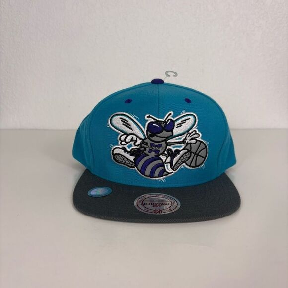 New Mitchell & Ness Charolette Hornets Blue Flat Bill Hat Men's FLAW - Picture 1 of 10